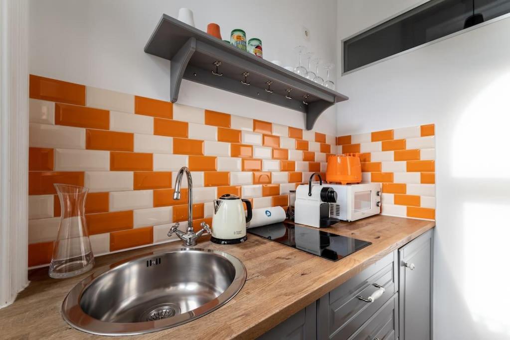 Appartamento Cool 1br Near Metro & Center By Hm